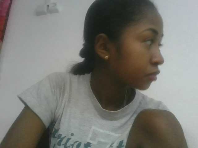 Marinah1a live cam on BongaCams