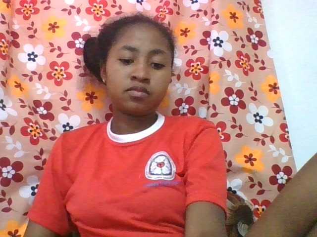 Marinah1a live cam on BongaCams