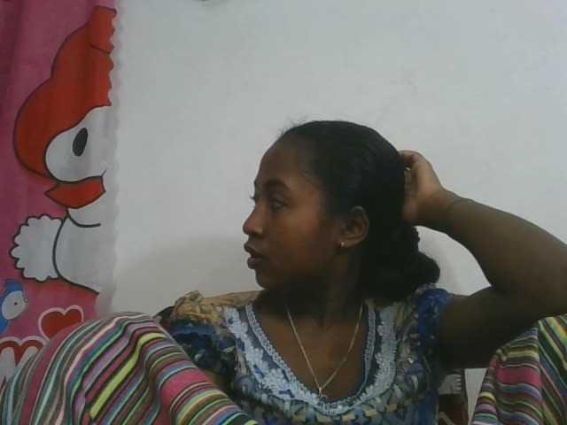 Marinah1a live cam on BongaCams