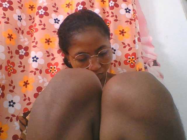 Marinah1a live cam on BongaCams