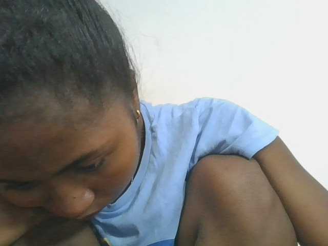 Marinah1a live cam on BongaCams