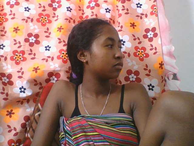 Marinah1a live cam on BongaCams