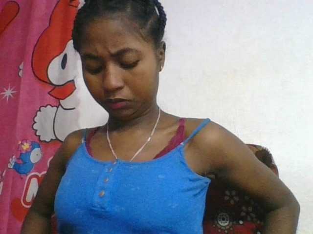 Marinah1a live cam on BongaCams
