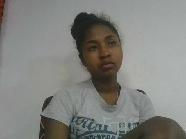 Marinah1a live cam on BongaCams