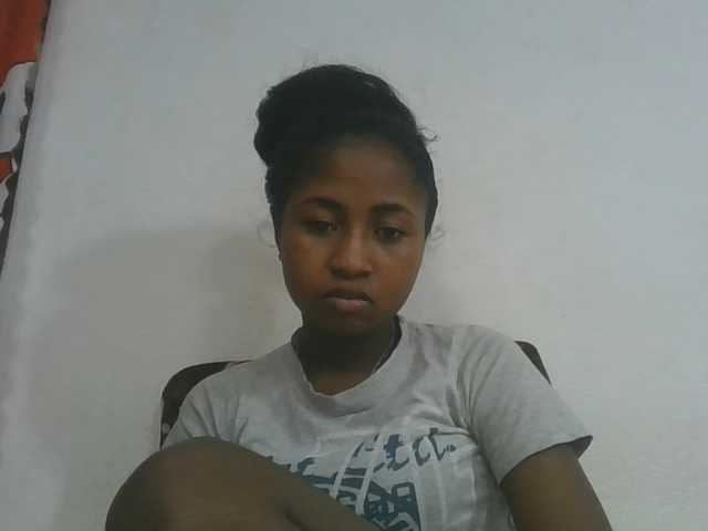 Marinah1a live cam on BongaCams