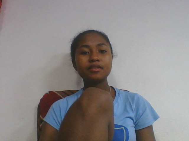 Marinah1a live cam on BongaCams