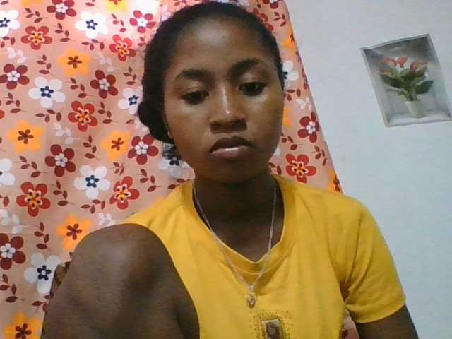 Marinah1a live cam on BongaCams