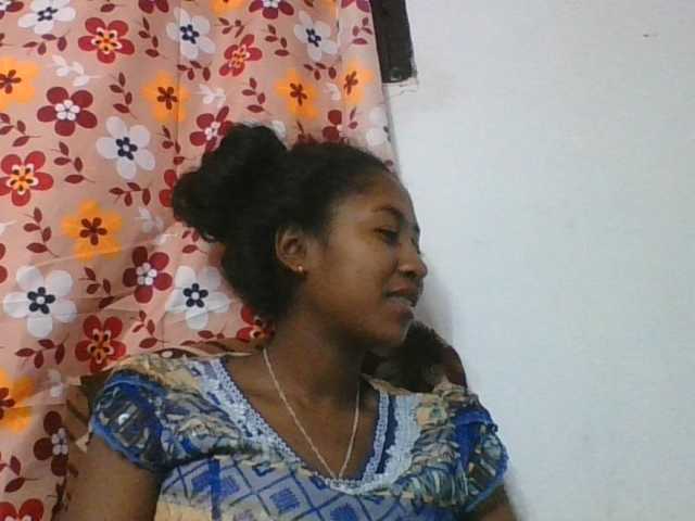 Marinah1a live cam on BongaCams