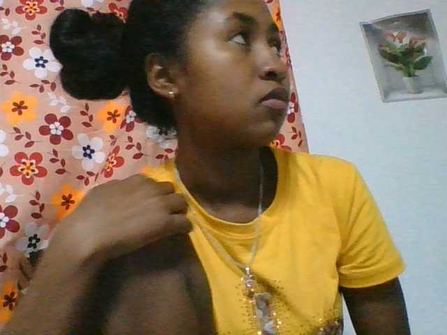 Marinah1a live cam on BongaCams
