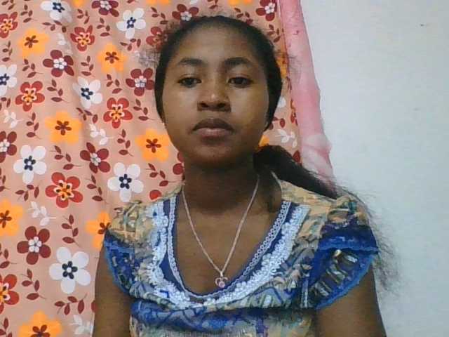 Marinah1a live cam on BongaCams