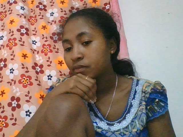 Marinah1a live cam on BongaCams