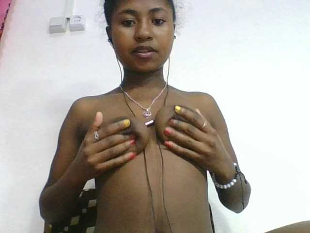 Marinah1a live cam on BongaCams