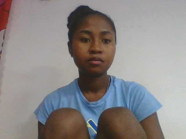 Marinah1a live cam on BongaCams