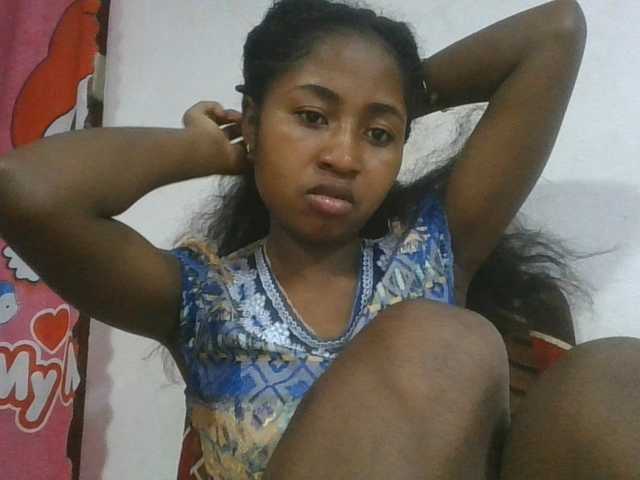 Marinah1a live cam on BongaCams