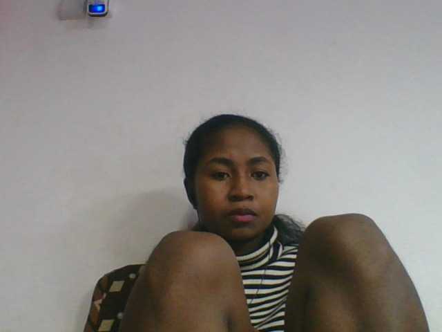 Marinah1a live cam on BongaCams