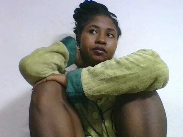Marinah1a live cam on BongaCams