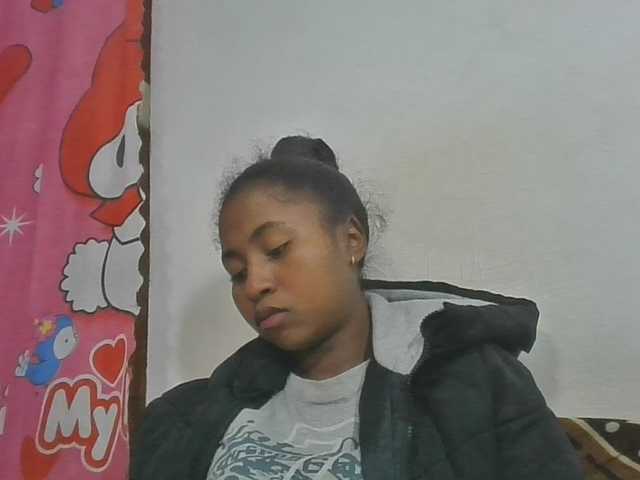 Marinah1a live cam on BongaCams