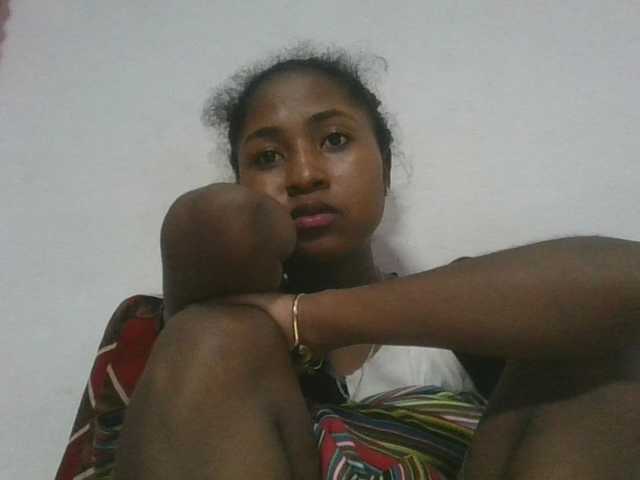 Marinah1a live cam on BongaCams