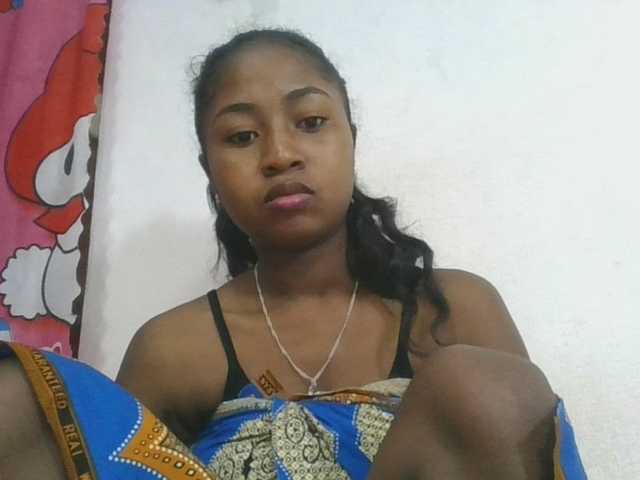 Marinah1a live cam on BongaCams