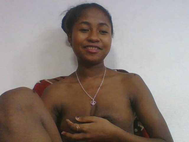 Marinah1a live cam on BongaCams