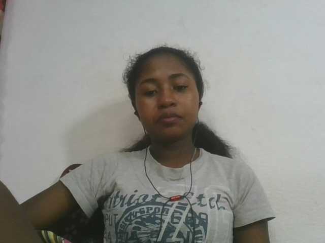 Marinah1a live cam on BongaCams