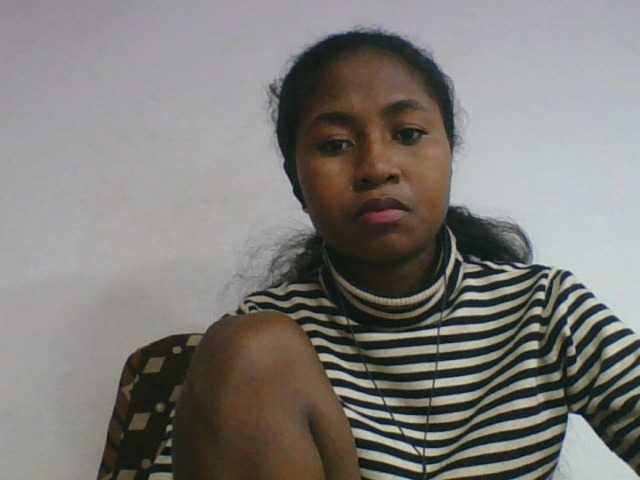 Marinah1a live cam on BongaCams