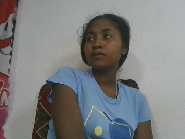 Marinah1a live cam on BongaCams