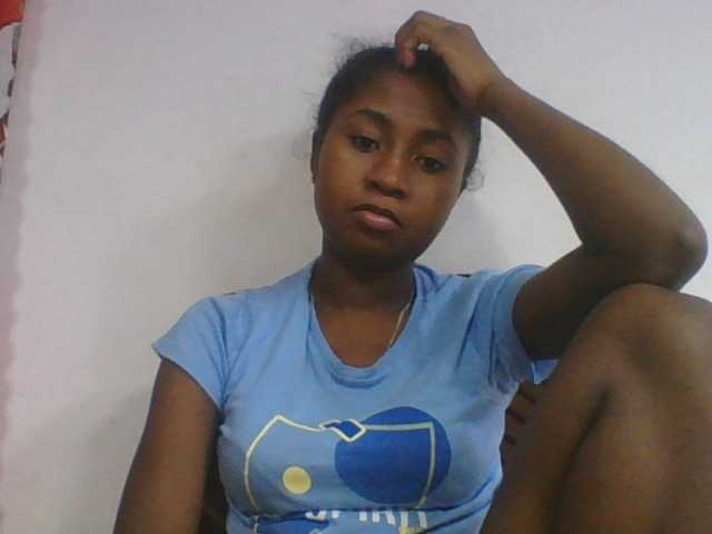 Marinah1a live cam on BongaCams