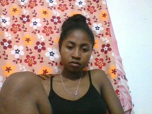 Marinah1a live cam on BongaCams