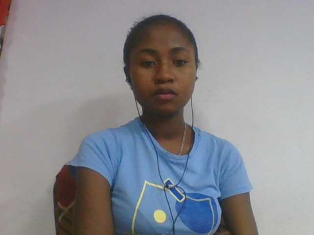 Marinah1a live cam on BongaCams