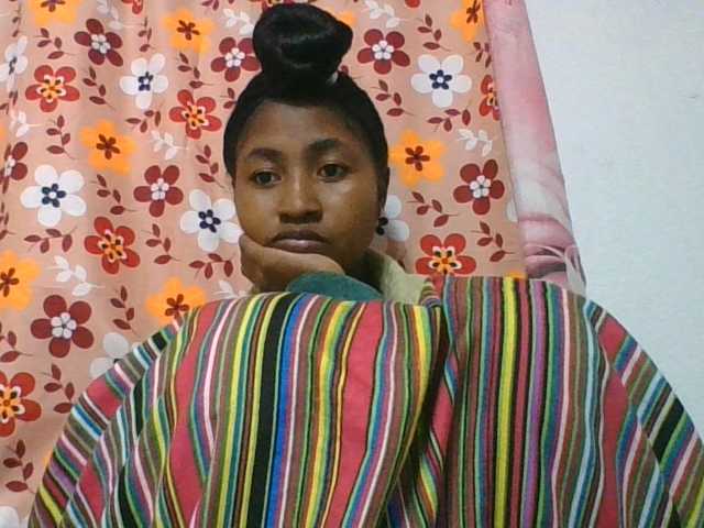 Marinah1a live cam on BongaCams