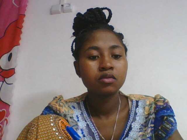 Marinah1a live cam on BongaCams