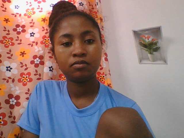 Marinah1a live cam on BongaCams