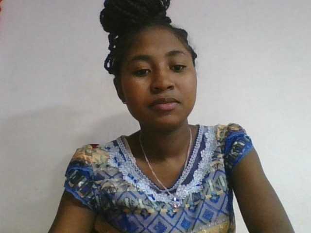 Marinah1a live cam on BongaCams