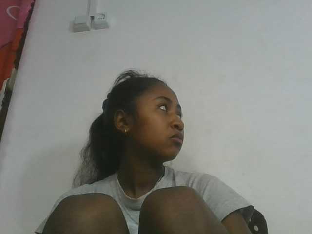 Marinah1a live cam on BongaCams