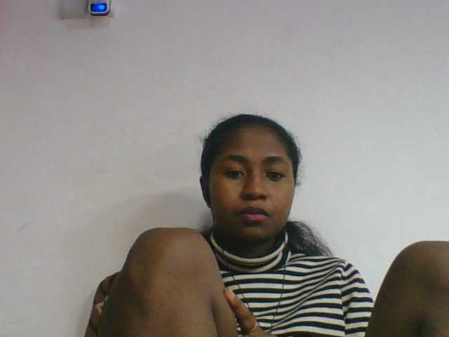 Marinah1a live cam on BongaCams