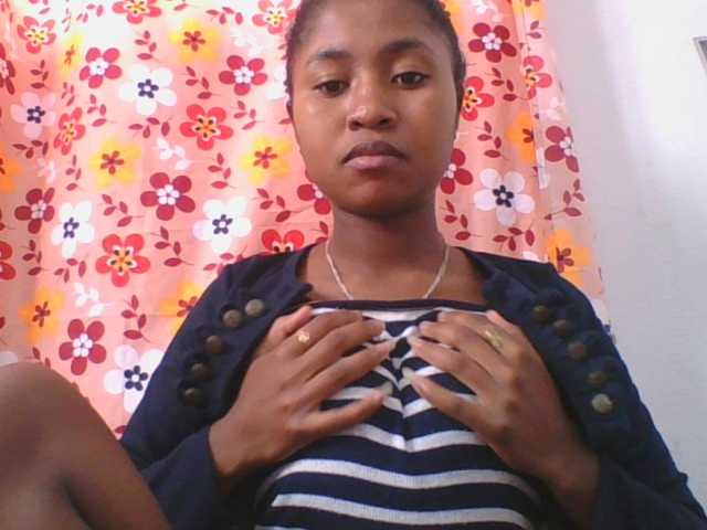 Marinah1a live cam on BongaCams
