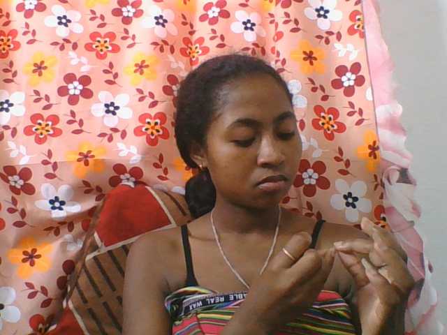 Marinah1a live cam on BongaCams