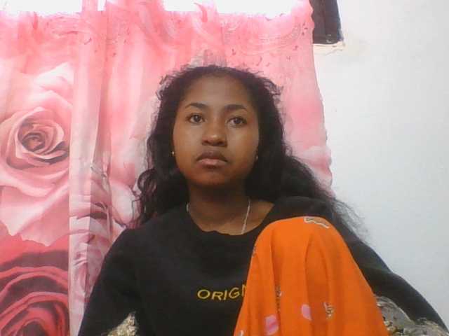Marinah1a live cam on BongaCams