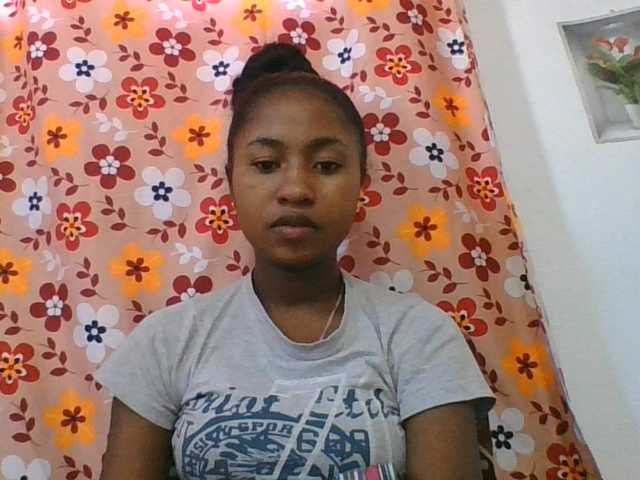Marinah1a live cam on BongaCams