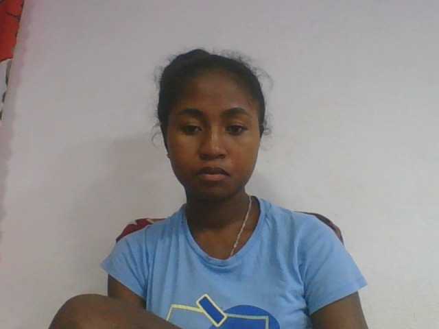 Marinah1a live cam on BongaCams