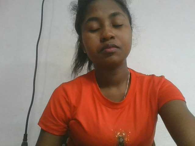 Marinah1a live cam on BongaCams