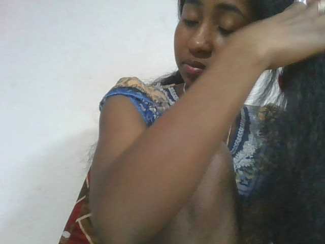 Marinah1a live cam on BongaCams