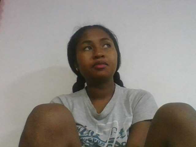 Marinah1a live cam on BongaCams