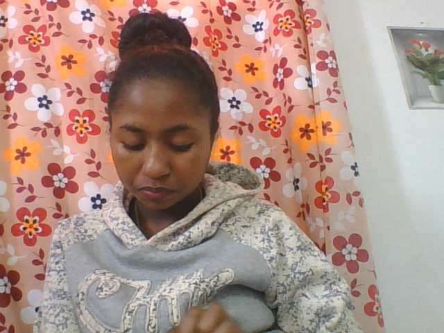 Marinah1a live cam on BongaCams