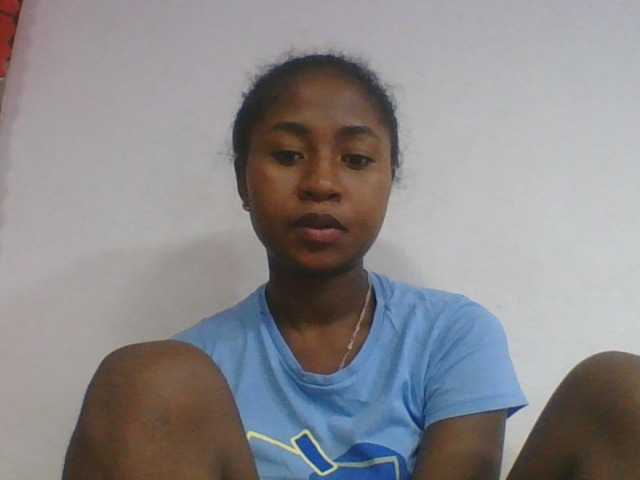 Marinah1a live cam on BongaCams