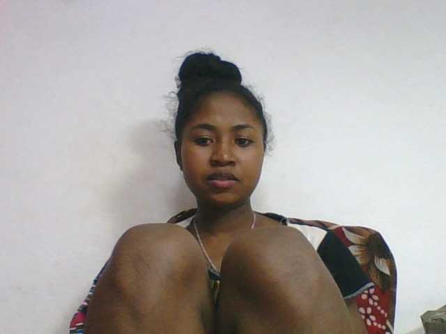 Marinah1a live cam on BongaCams
