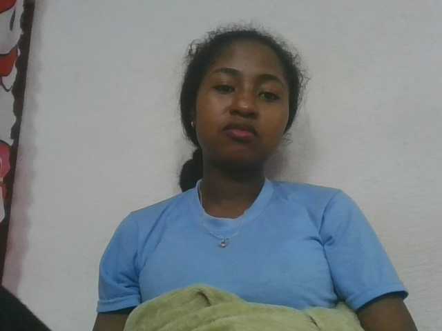 Marinah1a live cam on BongaCams