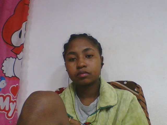Marinah1a live cam on BongaCams