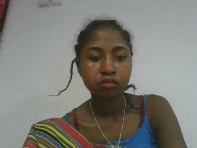 Marinah1a live cam on BongaCams